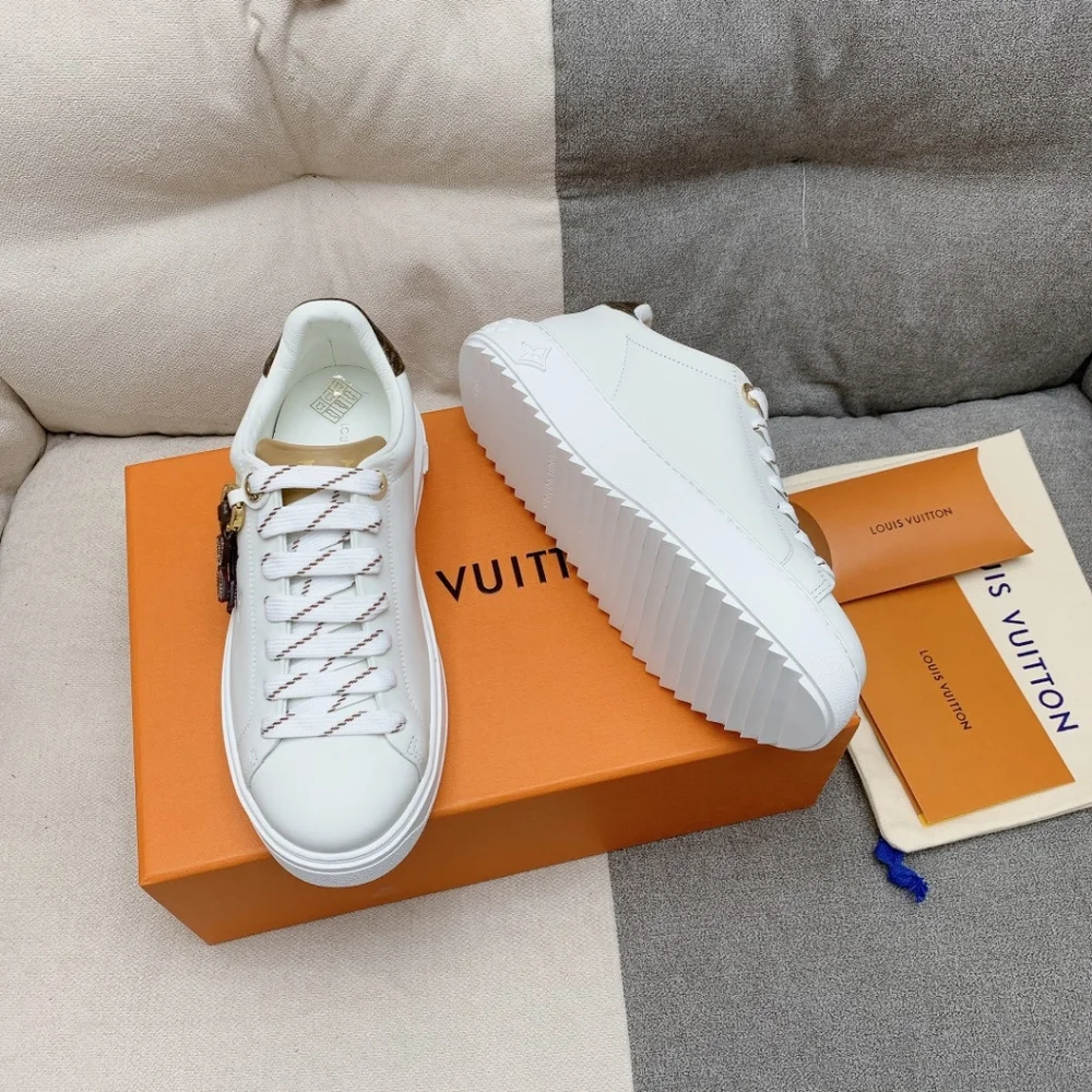 👑👑Louis Vuitton Nice sneakers 👟👟 - Picture 8 of 9
